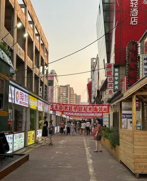 谁说旅行必须做攻略?在蚌埠街头随意Citywalk,才是打开春天的正确方式