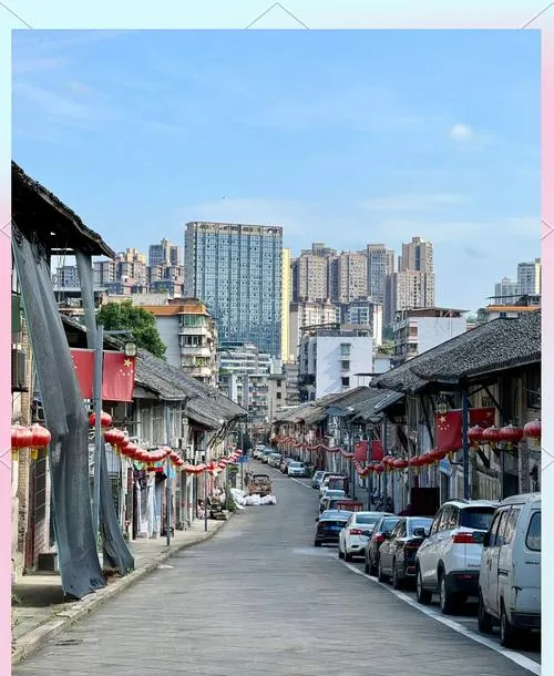 谁说旅行必须做攻略?在自贡街头随意Citywalk,才是打开春天的正确方式