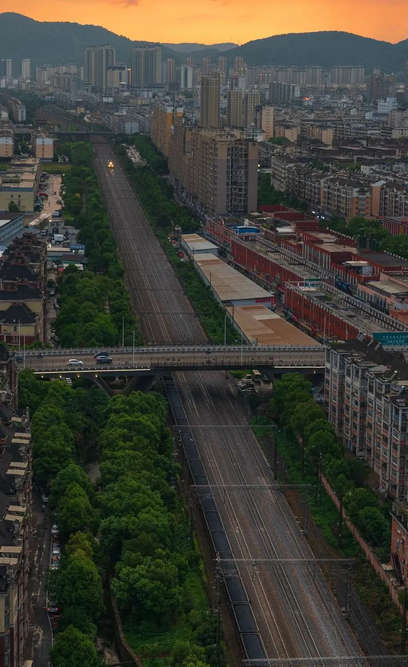 谁说旅行必须做攻略?在新余街头随意Citywalk,才是打开春天的正确方式