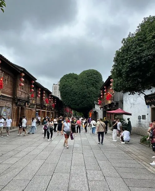 谁说旅行必须做攻略?在福州街头随意Citywalk,才是打开春天的正确方式
