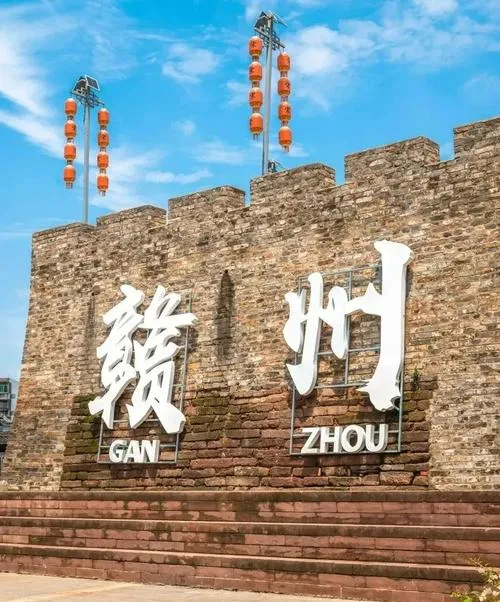 谁说旅行必须做攻略?在赣州街头随意Citywalk,才是打开春天的正确方式