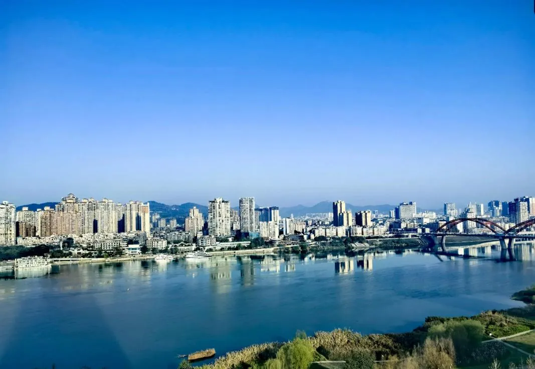 谁说旅行必须做攻略?在南充街头随意Citywalk,才是打开春天的正确方式