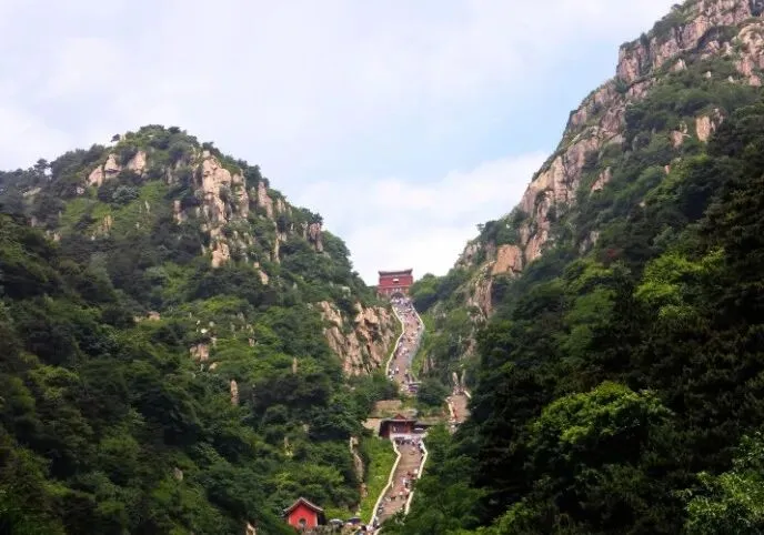 保姆级泰山旅游攻略|选对季节不踩坑,登顶五岳独尊超轻松