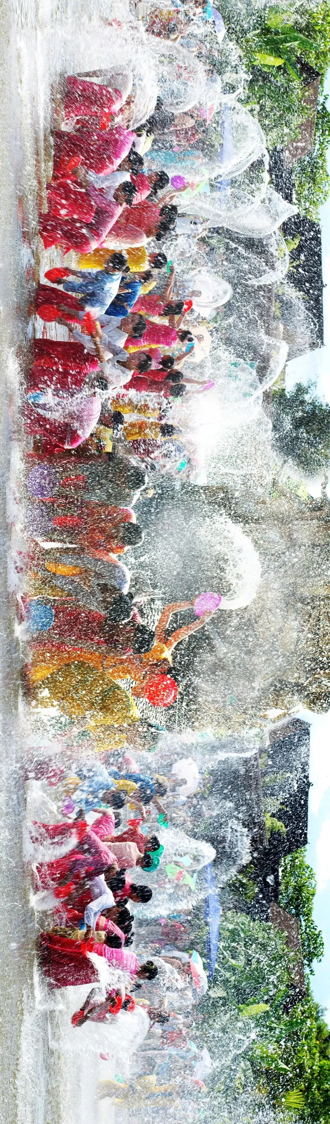 2026西双版纳泼水节游玩攻略大全,基诺山热带雨林徒步,西双版纳植物园萤火虫观赏,野象谷大象洗澡,南糯山采茶,傣寨过新年