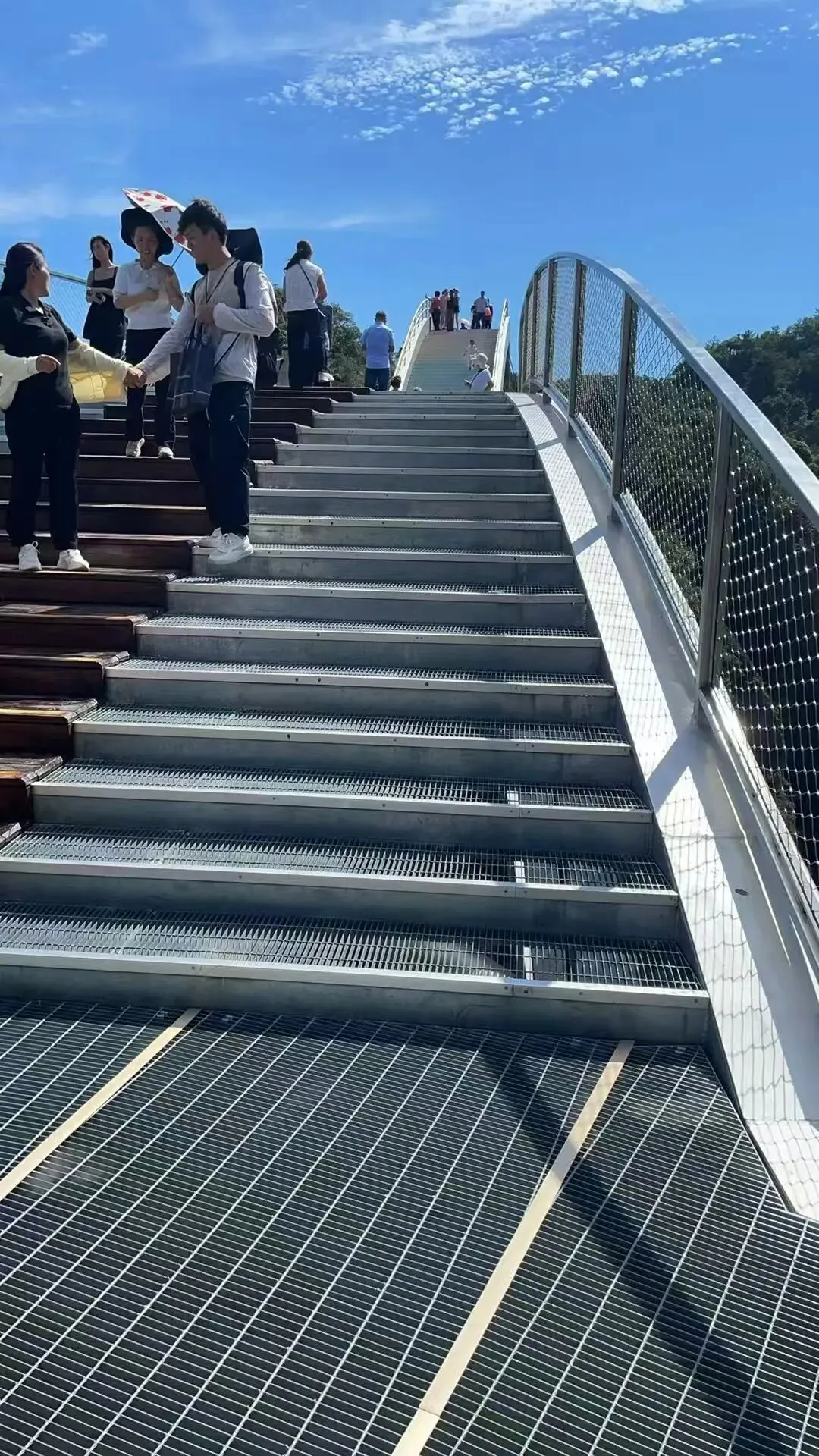 2026年4月景区栈道钢格栅采购避坑指南:90% 采购商都会踩的 6 个陷阱