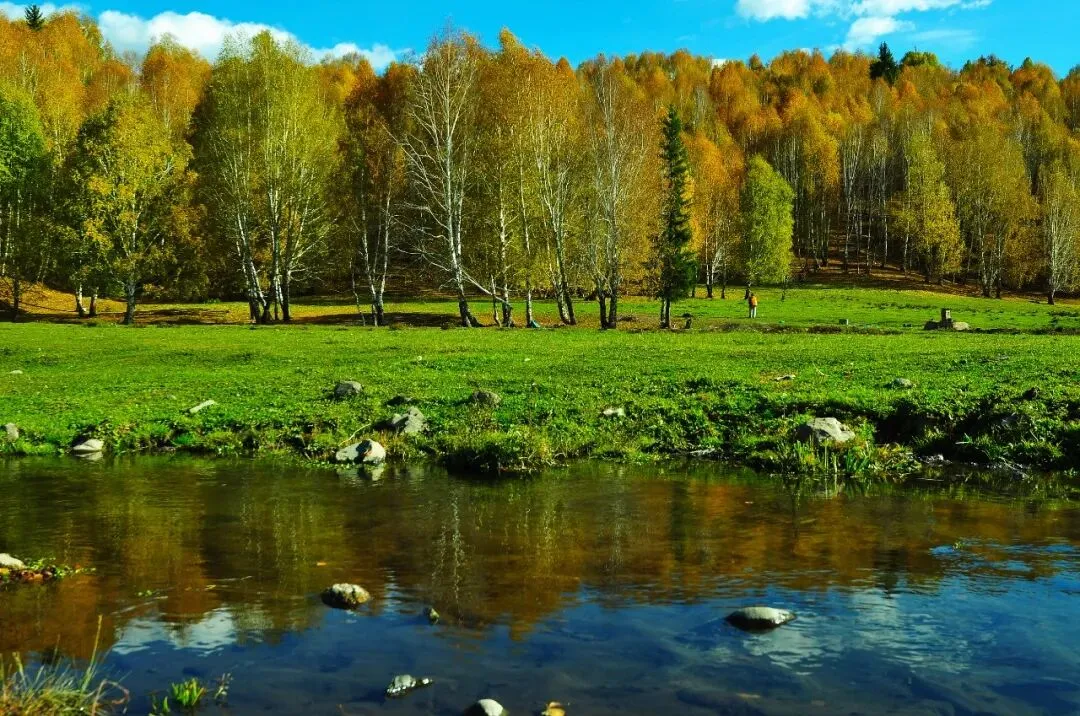 新疆旅游必去十大景点、新疆游玩攻略、