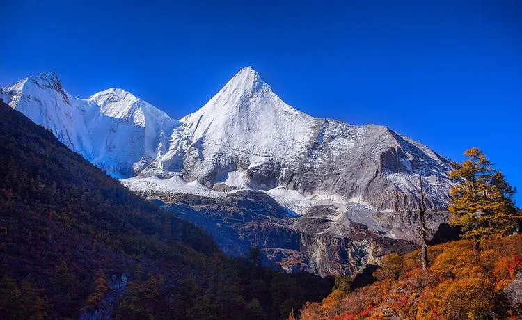 攻略 国内小城,老外扎堆?稻城亚丁保姆级旅行指南,一文看懂景区玩法与行程规划