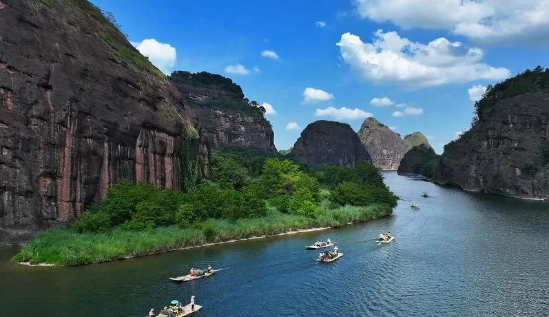 攻略 国内小城,老外扎堆?龙虎山保姆级旅行指南,一文看懂景区玩法与