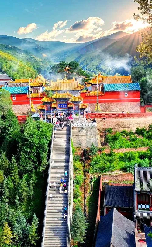 攻略 国内小城,老外扎堆?五台山保姆级旅行指南,一文看懂景区玩法与行程规划