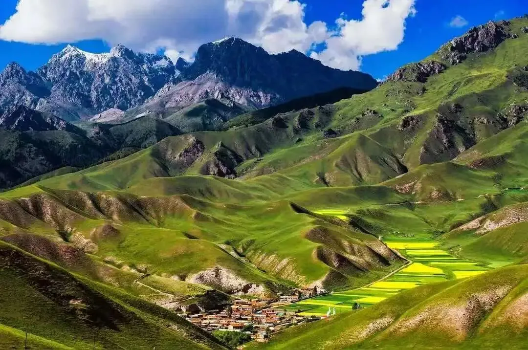 青海甘肃旅游小包团露营定制:个性化体验与行程规划解析