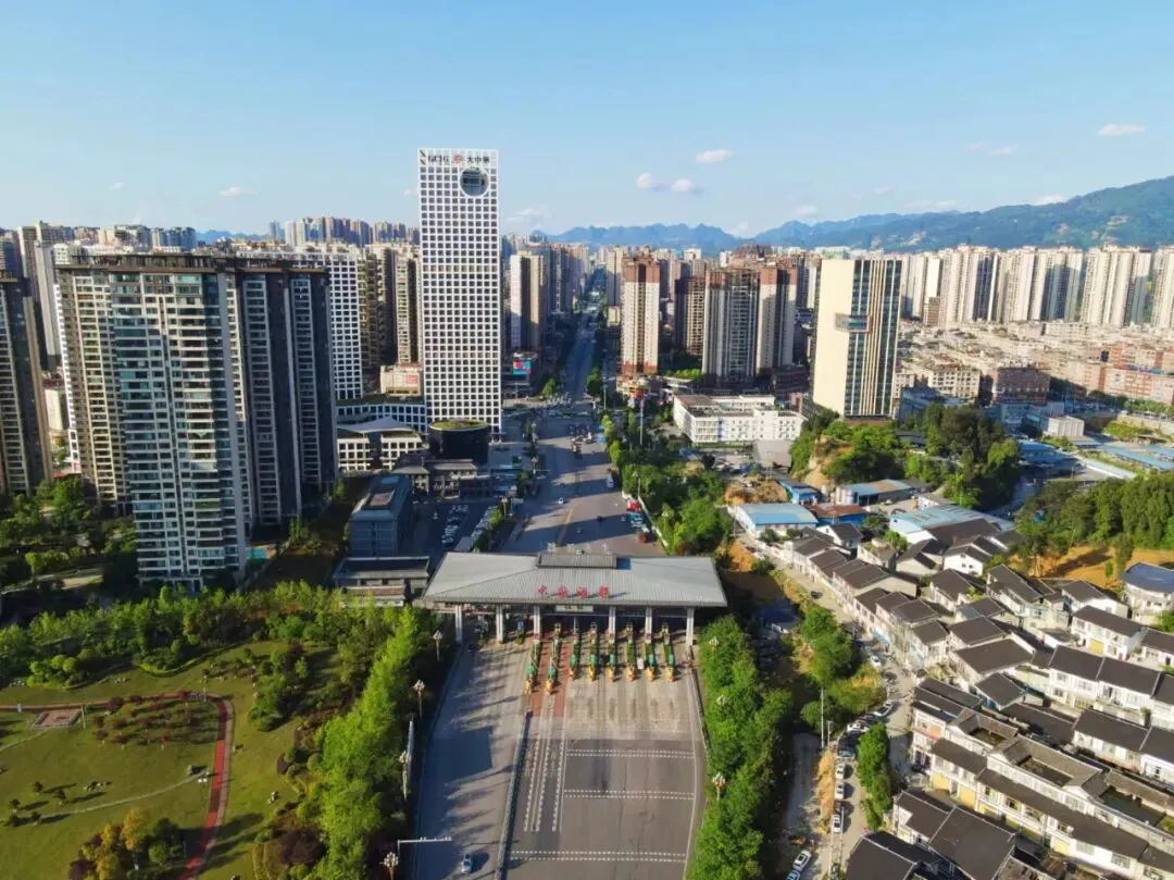 仁怀·茅台古镇旅游攻略:中国白酒之都,酒鬼都喜欢来这里淘散酒