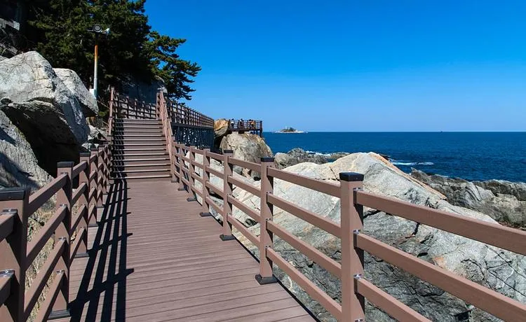 秦皇岛滨海栈道游玩指南,绝美风光景点全收录