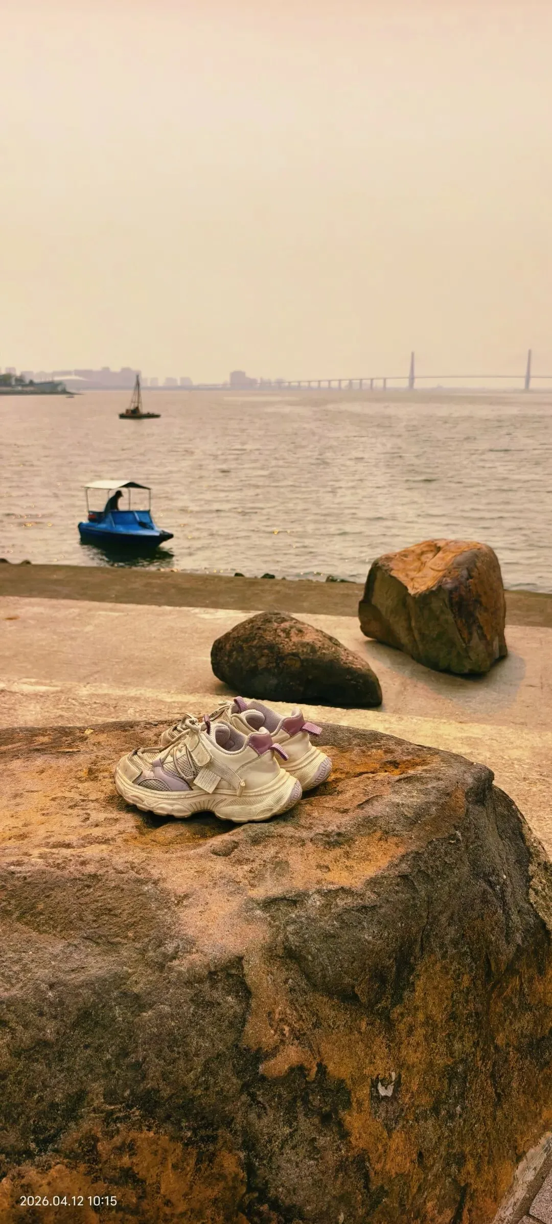 湛江城市风貌:湛江旅游指南之4月的湛江金沙湾周末时光——今天你在湛江是什么身份呢?且让我们用环境标志时间,作为日后的记忆背景吧!