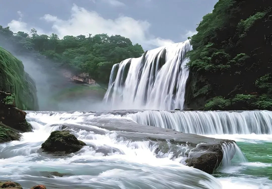 贵州旅游包车攻略|暑假家庭小团定制游,为什么聪明家长提前 2 个月就预订?