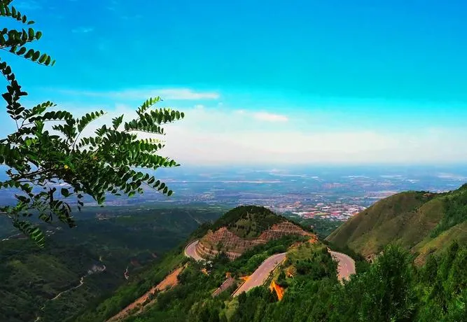 登山祈愿+氧气山桥!西安骊山保姆级游玩攻略,串联骊山寺、土地庙与梦幻玻璃桥