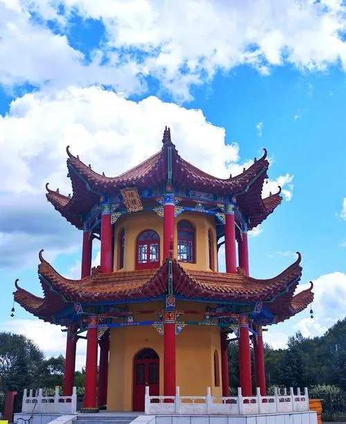 祈福登桥+氧气环山!哈尔滨太阳岛保姆级游玩攻略,串联观音寺、土地庙与星空步道