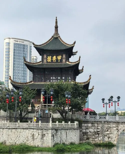 刷爆朋友圈!贵阳游玩全攻略,每一处都好逛又出片