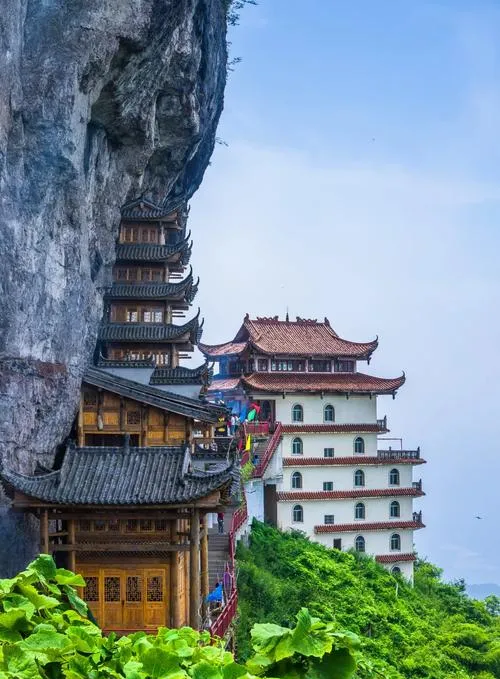 登顶许愿+山涧氧吧!桂林尧山保姆级游玩攻略,串联尧山寺、土地庙与空中曲桥