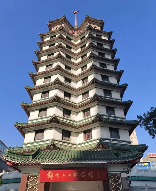 登高拜佛+氧吧曲桥!郑州二七山保姆级游玩攻略,串联二七庙、土地庙与螺旋栈道