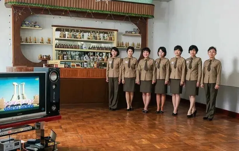 朝鲜旅游不用做攻略?涉外商店花人民币,羊角岛酒店享受西餐——可酒店外的人呢