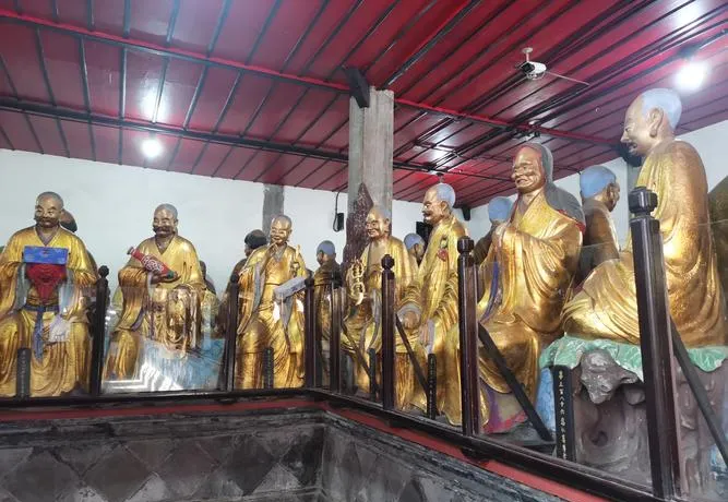 许愿登山+氧吧奇桥!成都宝光山保姆级游玩攻略,串联宝光寺、土地庙与曲线山桥