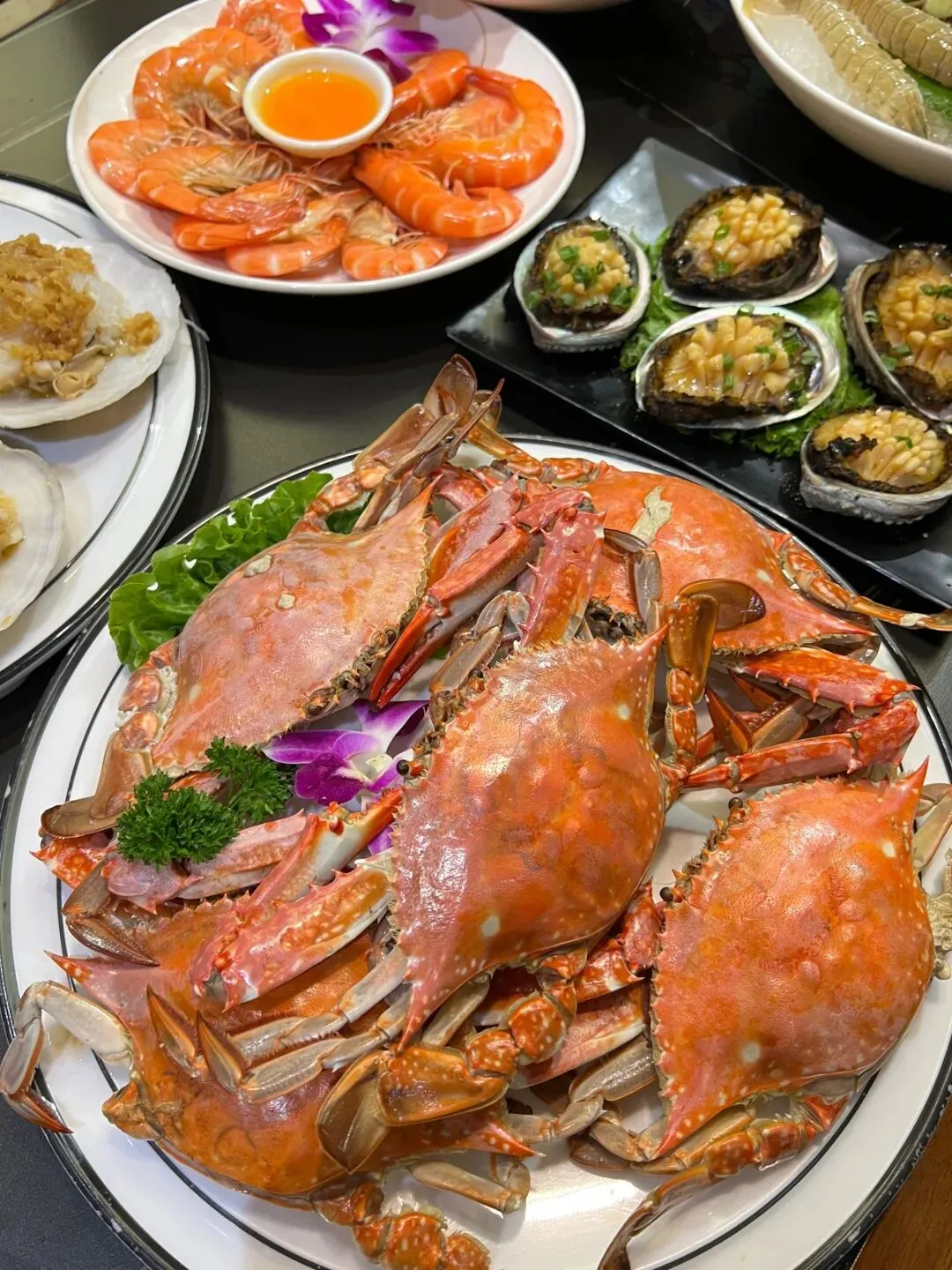 青岛旅游,吃海鲜攻略!3种吃法丰俭由人,“啤酒屋”最接地气!