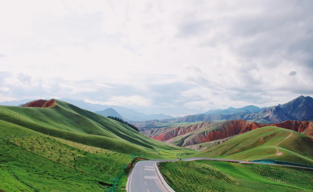 抢先收藏!2026年自驾路线出炉,国内67条+境外25条+,从国内山河到世界,每月都有新风景