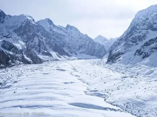 天山托木尔超全旅行攻略|赴一场雪山、草原与峡谷之约