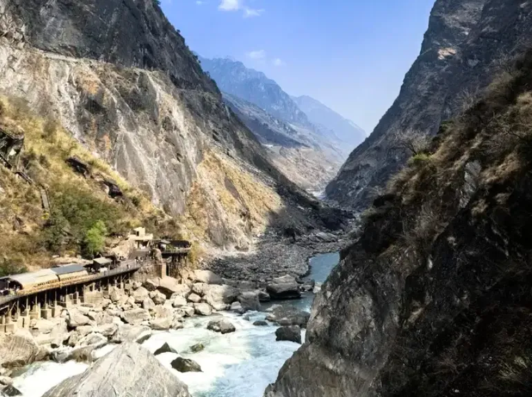 云南虎跳峡超全旅游攻略,含景区游玩和徒步游玩路线攻略