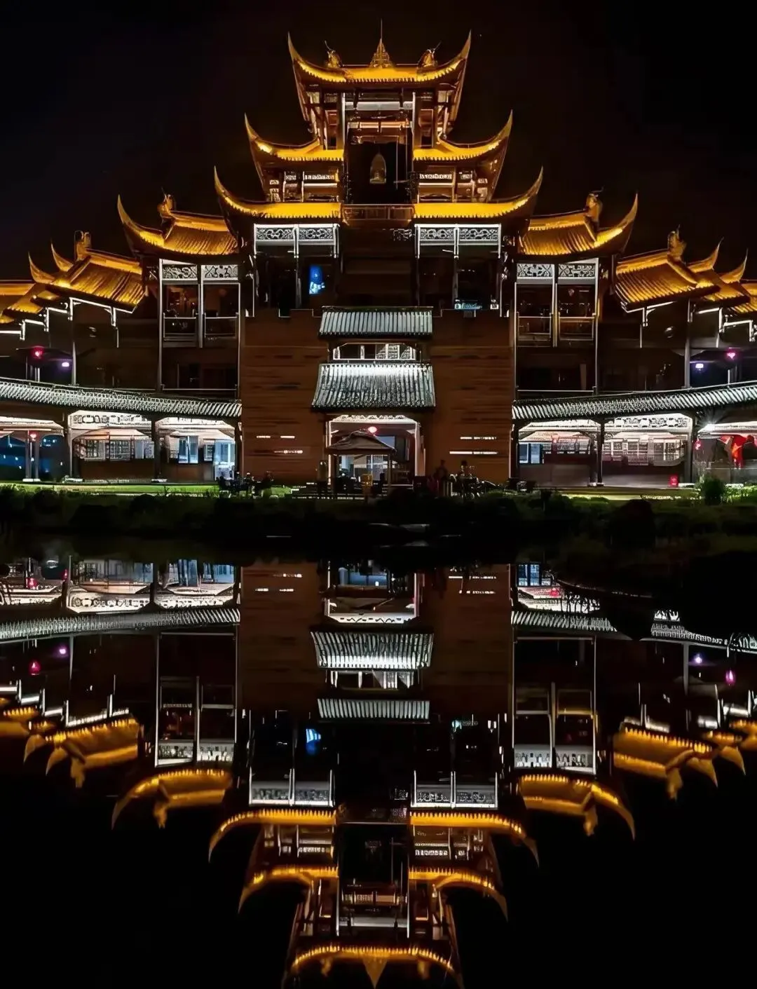 推荐五一旅游攻略:中年女人避开人山人海,慢下来治愈自己