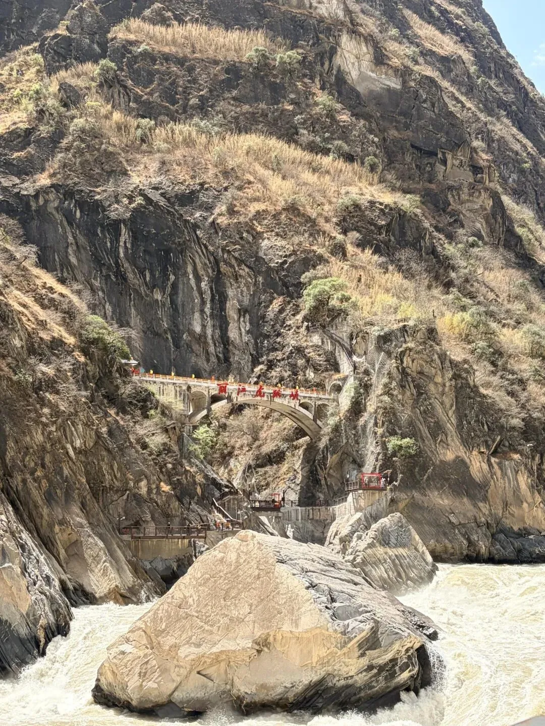 香格里拉四月底(晴天)实况+旅游攻略