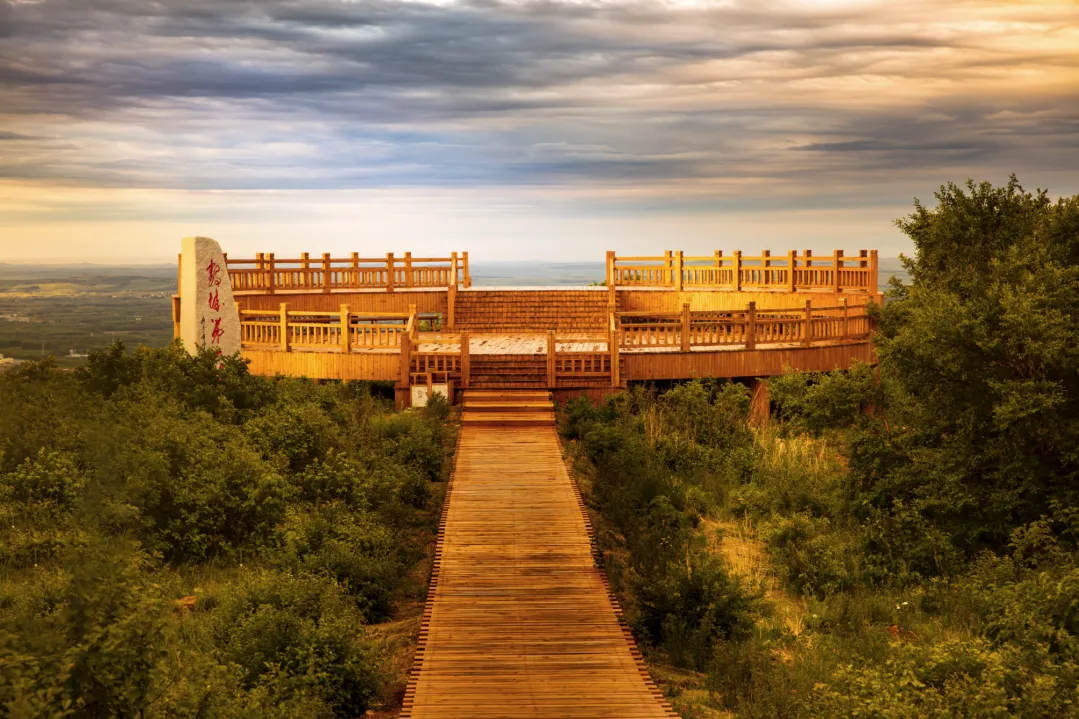 跟着赛事去旅游,解锁碾子山全景 | 2026碾子山·峰悦山径赛旅游攻略