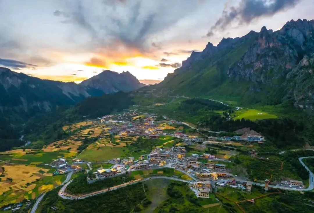 甘南 6 日游玩攻略|麦积山、扎尕那、九曲黄河,把这条路线走完你会爱上西北