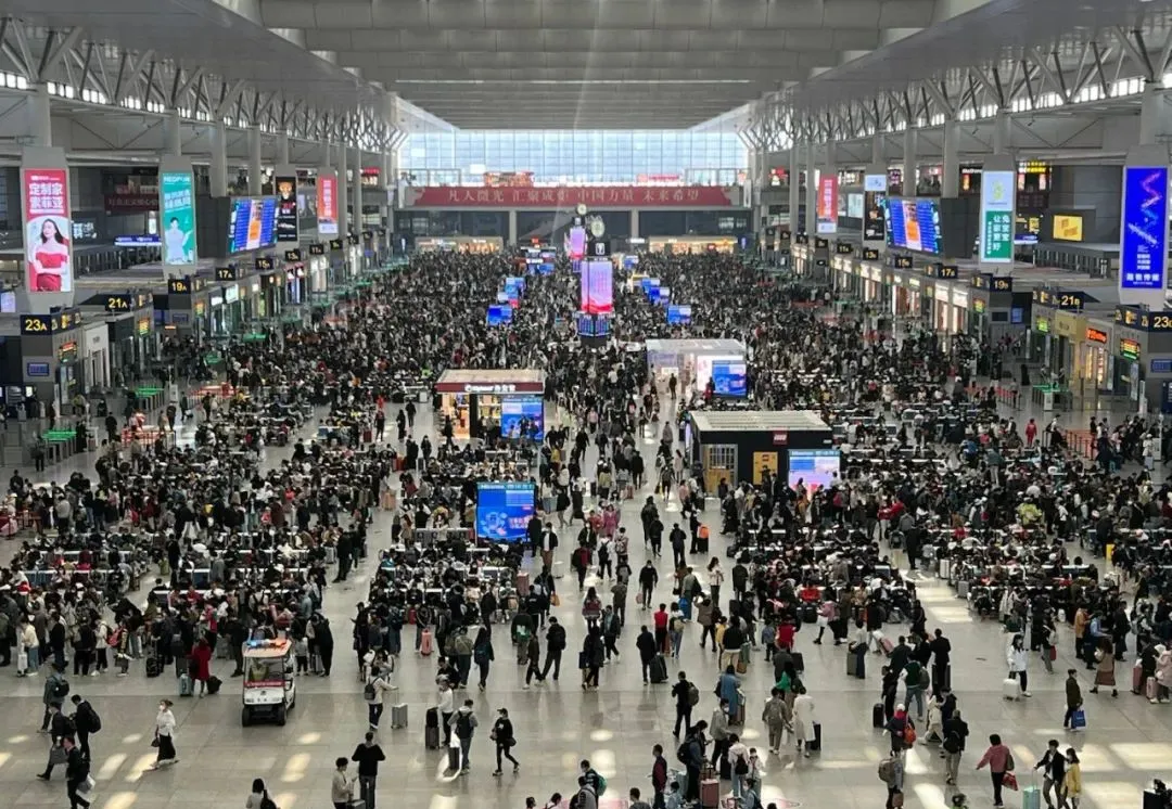 五一反向旅游指南!这座小城不挤不贵不无聊,松弛感和性价比都很能打