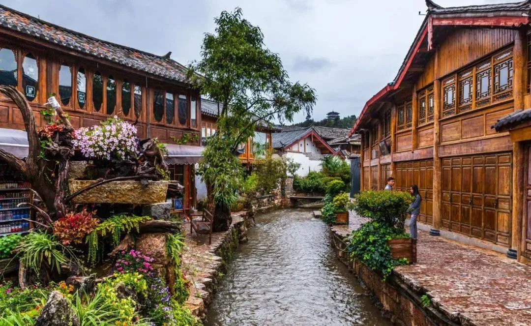 丽江古城游玩指南:雪山古城相依,滇西北旅行干货