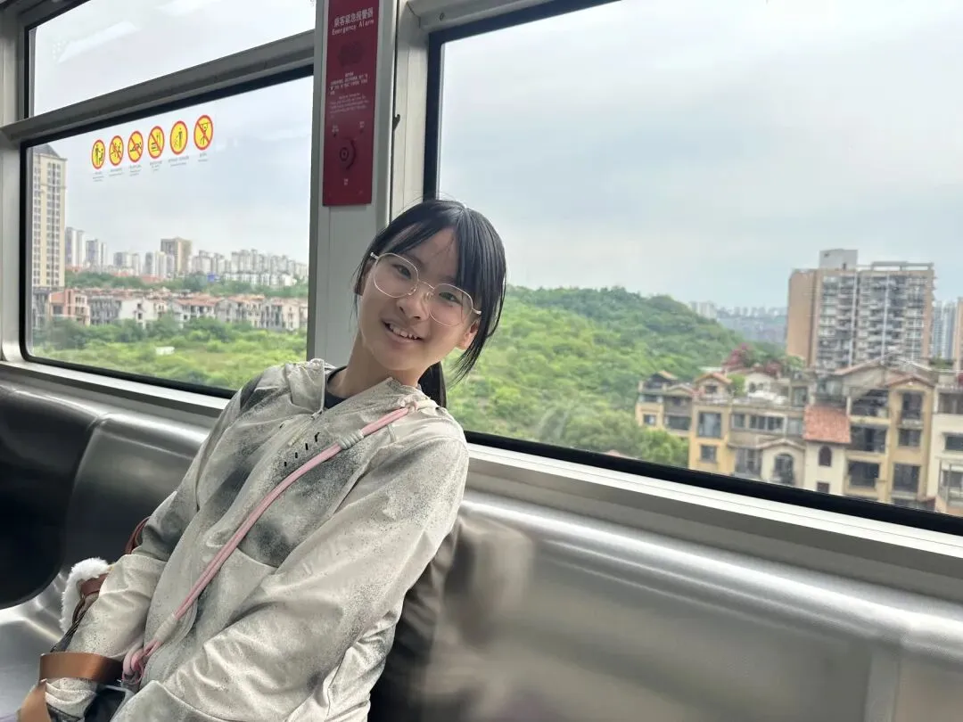 跟着《难哄》去旅行!宜宾出发重庆亲子两日游全攻略(附轻轨打卡机位),懒人直接抄作业