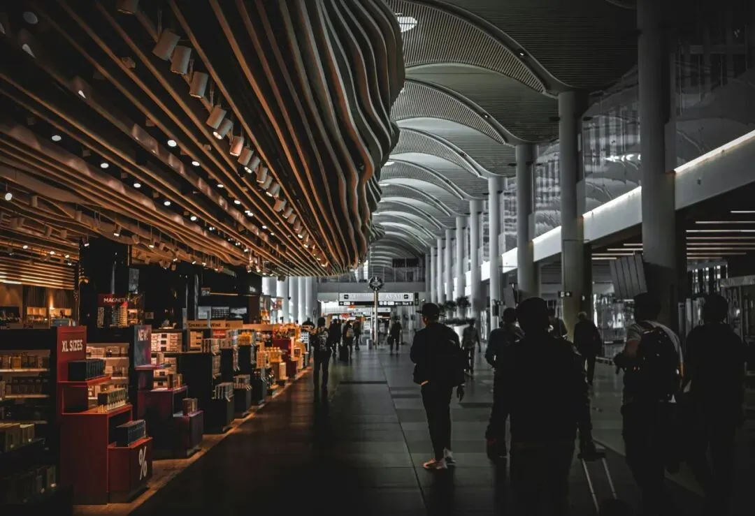 读报告|从冲动到精明:旅游零售如何赢回中国出境游客?