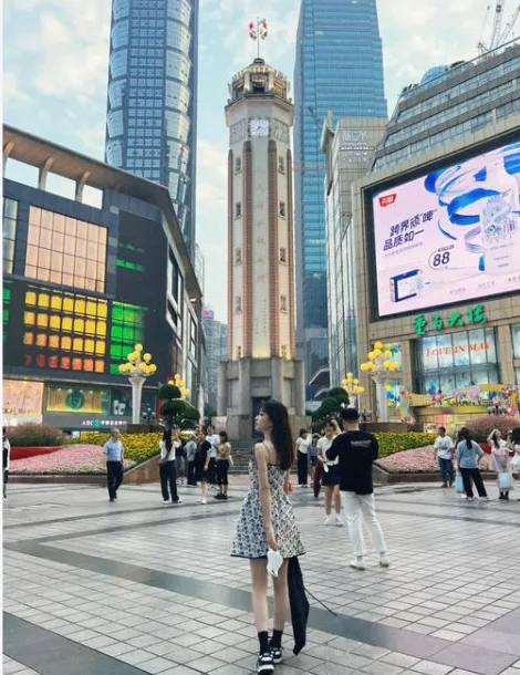 重庆旅游终极攻略|2026最新版,人均1500玩转8D魔幻山城,从火锅到夜景全!