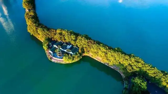 九江 | 旅游攻略:庐山脚下的隐世明珠:九江,一座能让你领略江南风光与火辣美食的城市