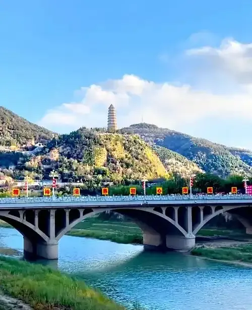延安也是有点破防了,红色旅游城市都在想办法提升通达效率,延安自己的轨道交通却还在纸面上