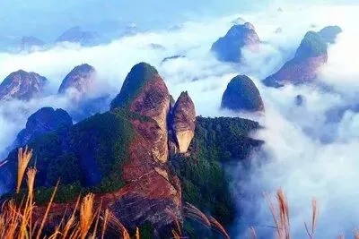 中国旅游全攻略湖南之最美丹霞——崀山八角寨