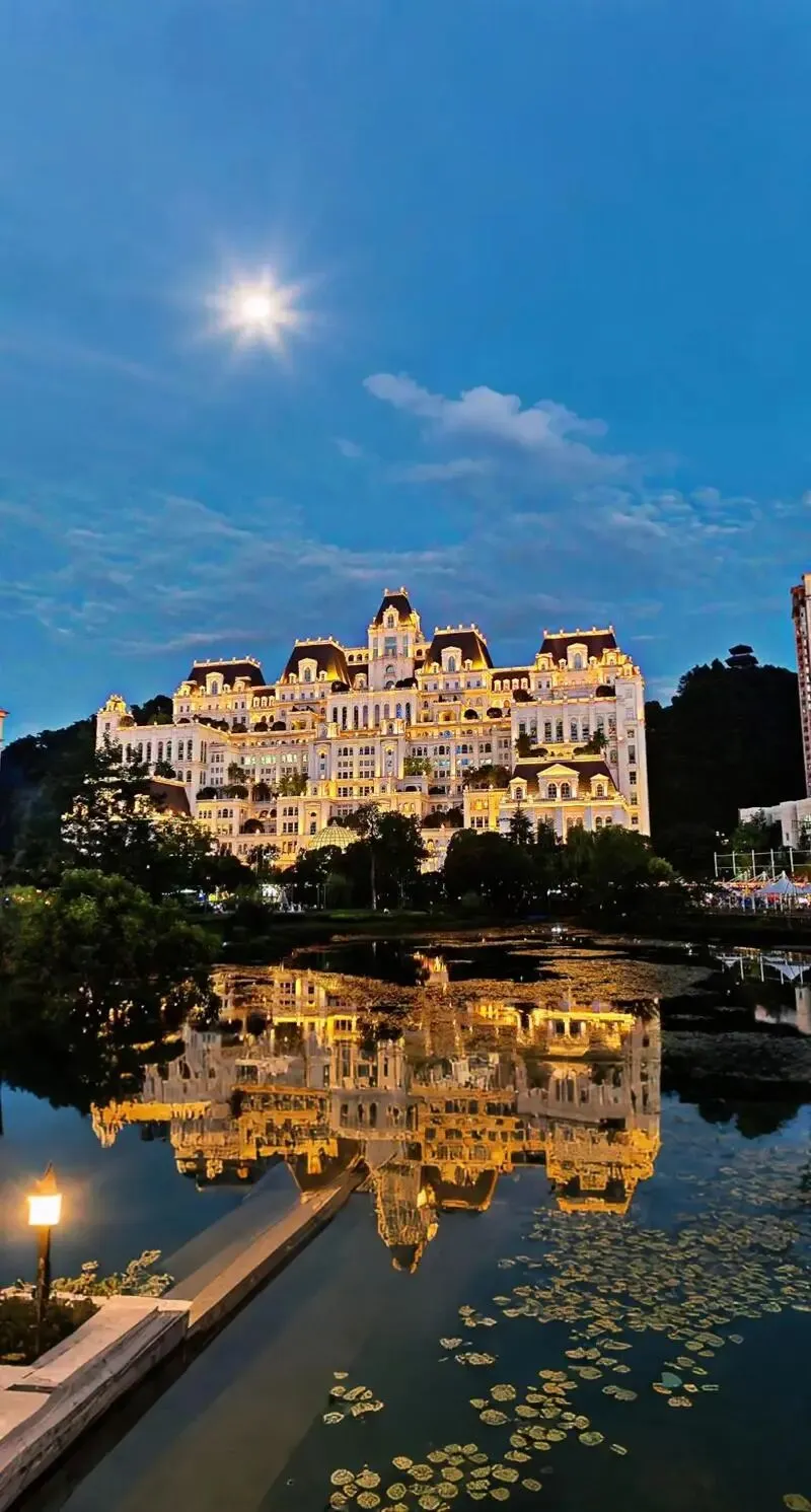 贵阳白宫旅游攻略