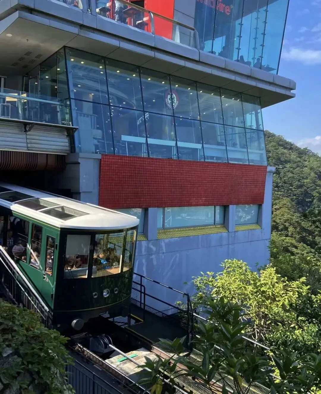 香港旅行必打卡NO.1!太平山顶保姆级攻略,日夜双景承包所有浪漫