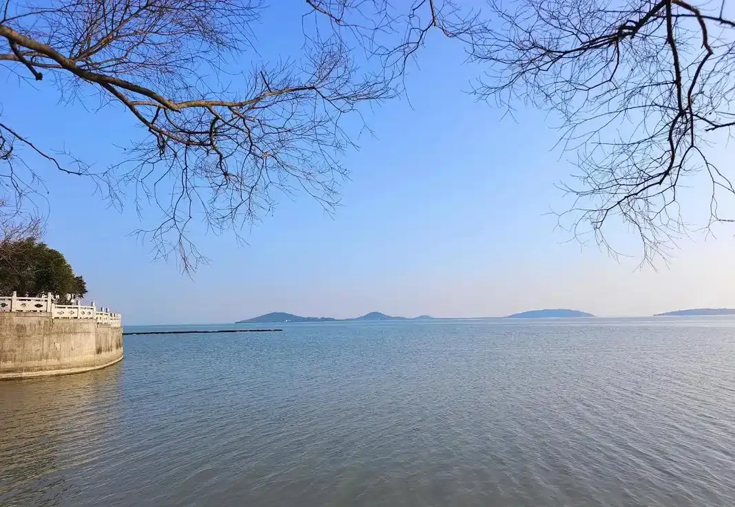 苏州太湖西山渔家乐在旅游攻略上刷屏两年,真到假期驾车过去才发现九成店家大门紧锁无人接待