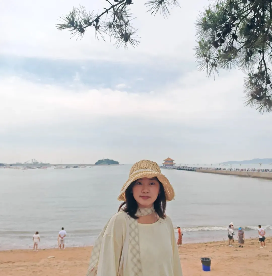 山东青岛Day1旅游攻略:栈桥海风+老城烟火+啤酒晚风,行程不赶不累,老少皆宜.