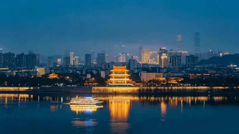 长沙3天2晚旅游攻略|逛吃不绕路,解锁星城烟火与浪漫