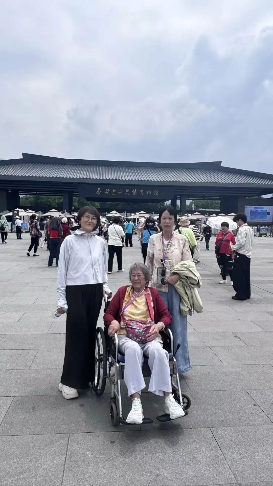 2026带父母去华山适合吗?老人轻松游玩完整攻略