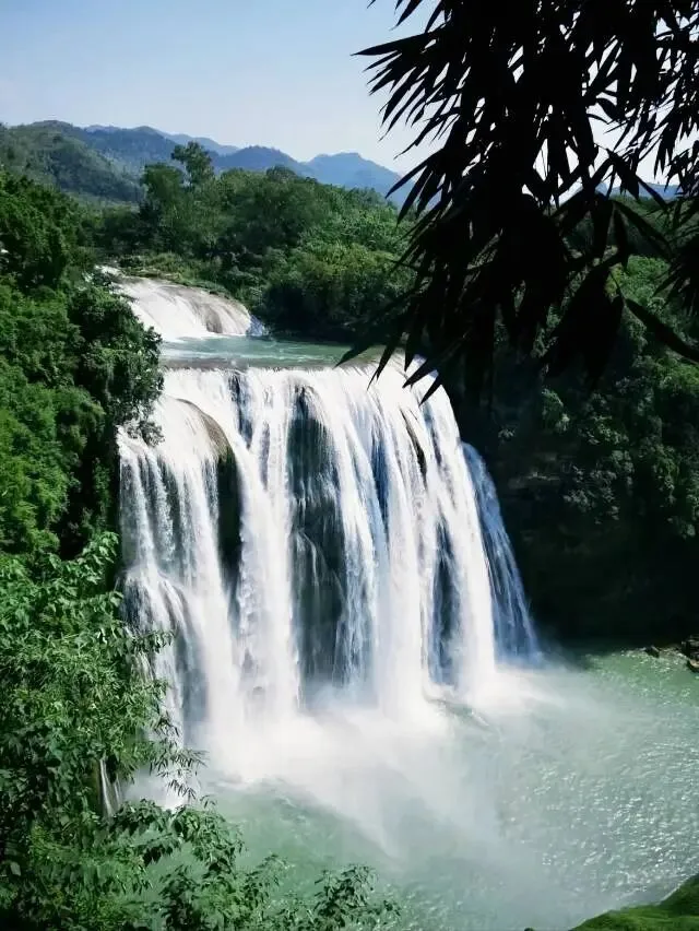 贵州安顺旅游攻略|21°C避暑之都,黄果树瀑布水量正猛