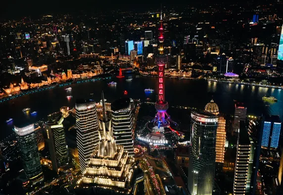 上海环球金融中心保姆级游玩攻略:限时云端足球场!登上上海开瓶器看黄昏与夜景双绝!