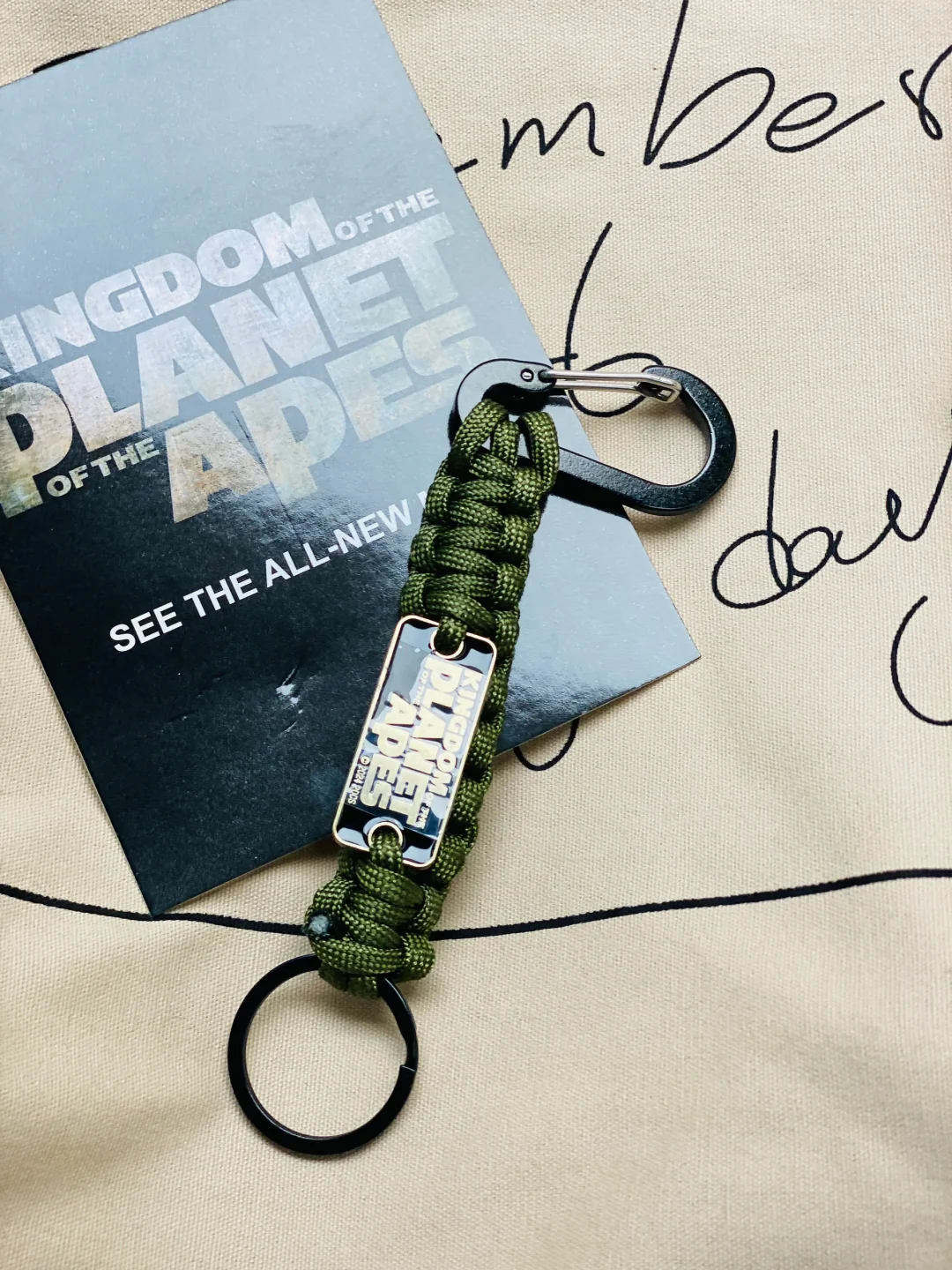 电影🎦快上了，整个周边也不错～